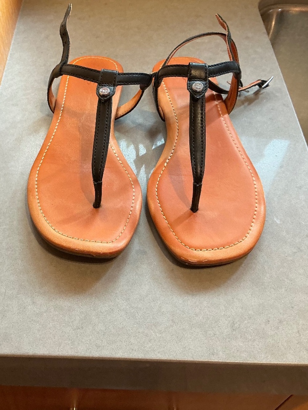 Ugg Madeena thong strap sandals